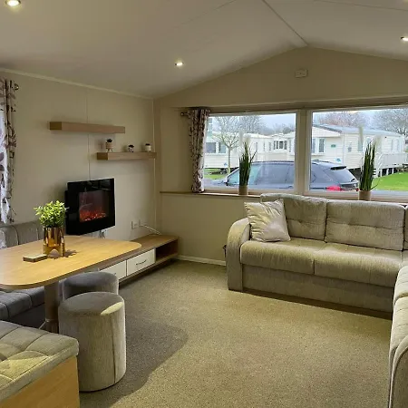 Coastal Retreats, Beech Rise, Primrose Valley *